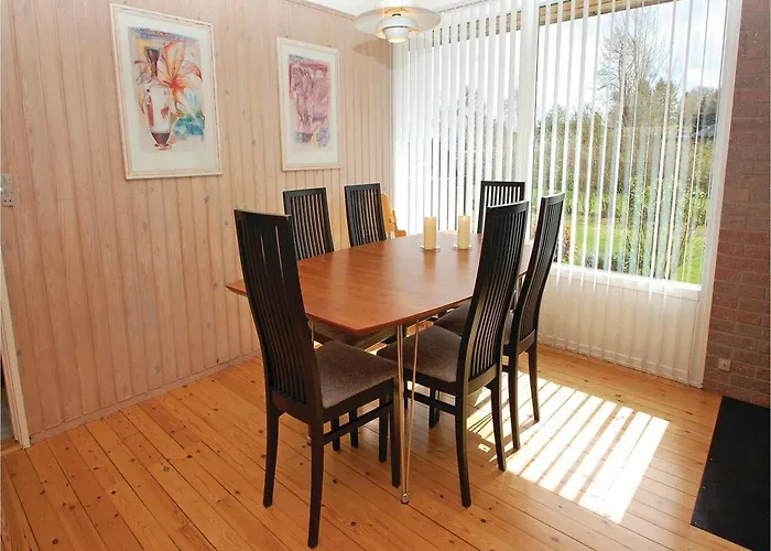 Semesterbostad 3 Bedroom In Hejls